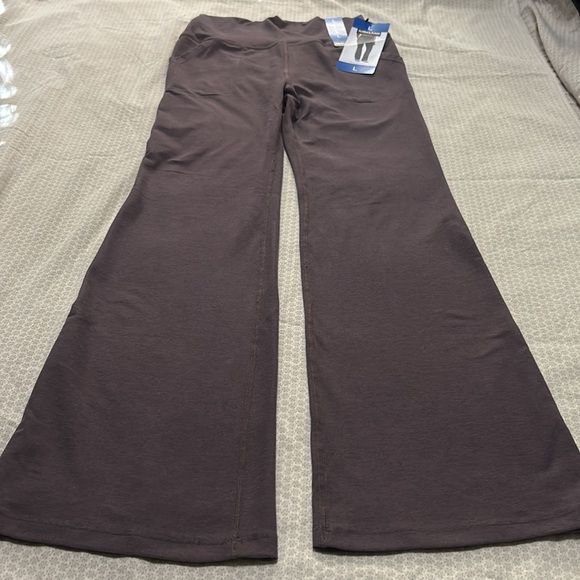 Kirkland Signature Ladies Brushed Flare Pants size M, Light Brown/Mocha NWT - Picture 1 of 4